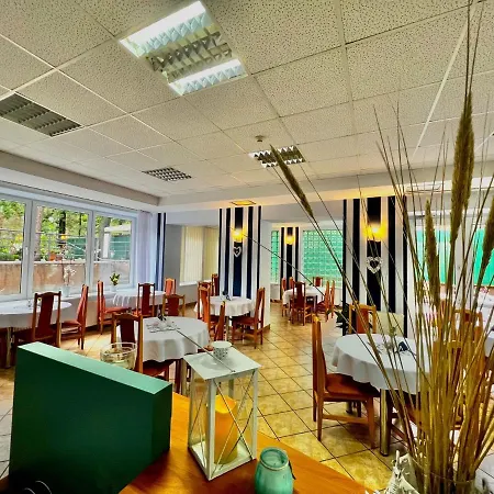 Dom Pracy Tworczej Polska Akademia Nauk Guest house *